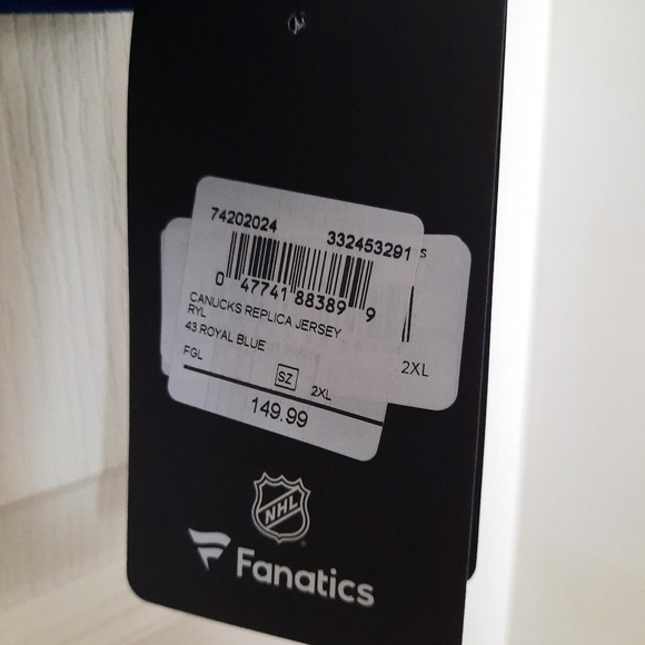 BNWT Canucks Jerseys - Picture 3 of 5